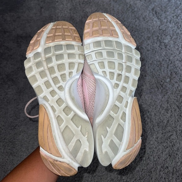 Nike Tennis Shoes - Picture 3 of 5